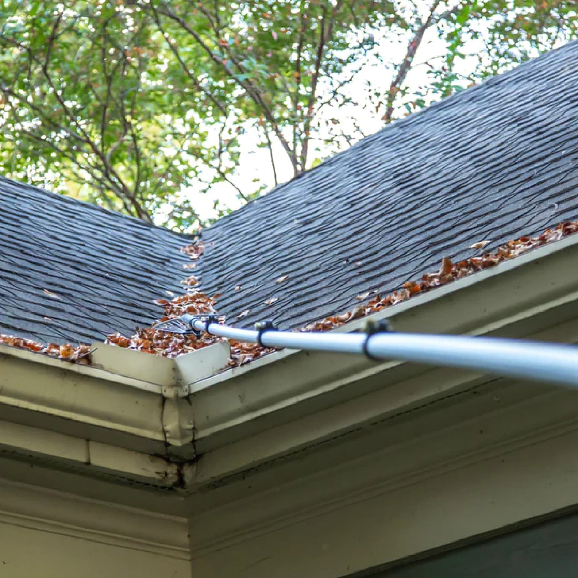 Adjustable Roof Rake easily remove leaves from roof